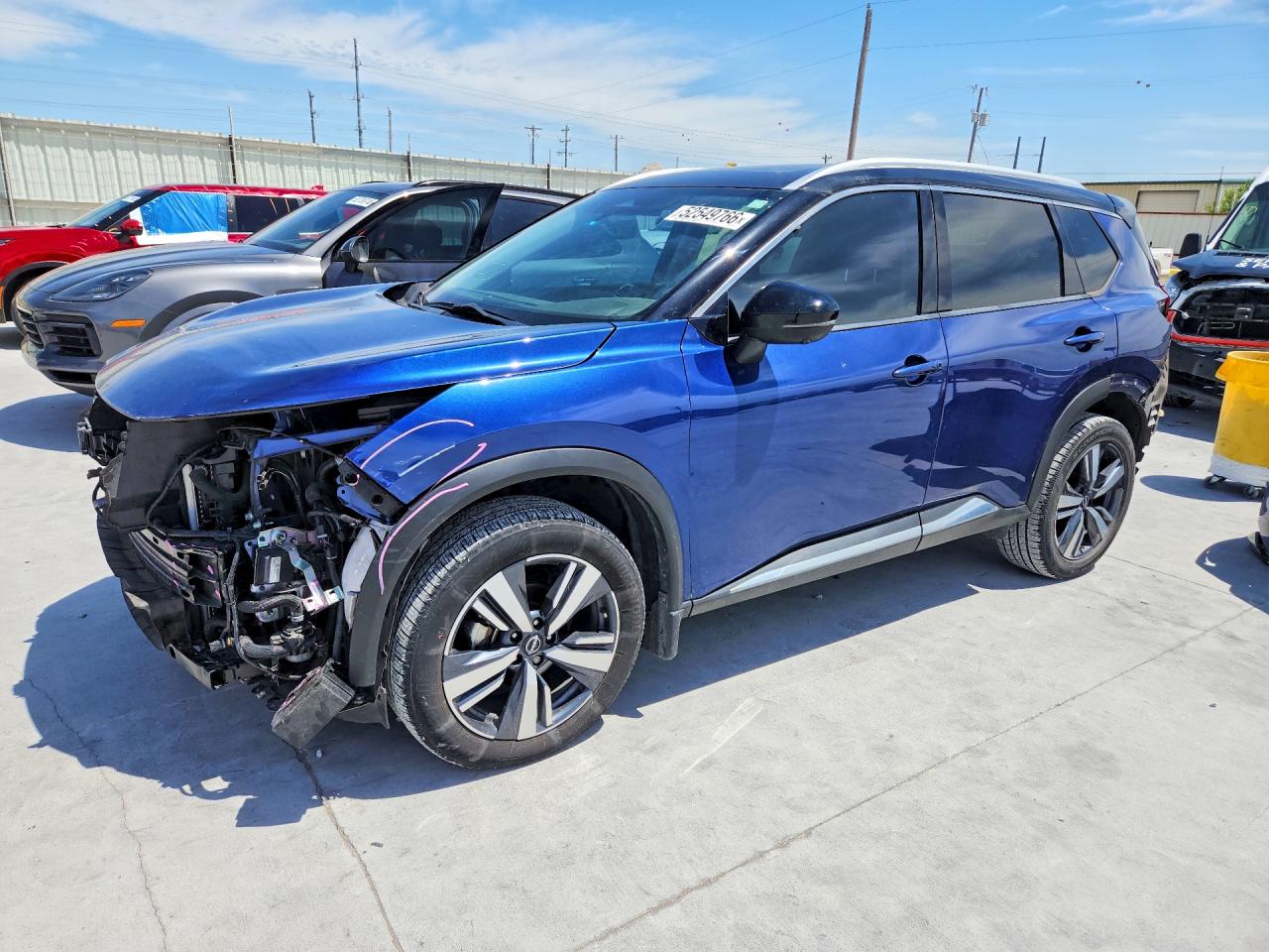 Salvage Nissan Rogue Image