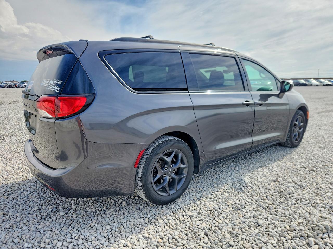 Chrysler Pacifica Touring L Plus