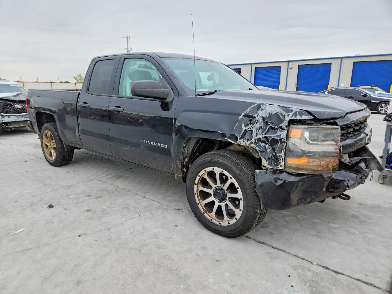 Chevrolet Silverado C1500 Custom