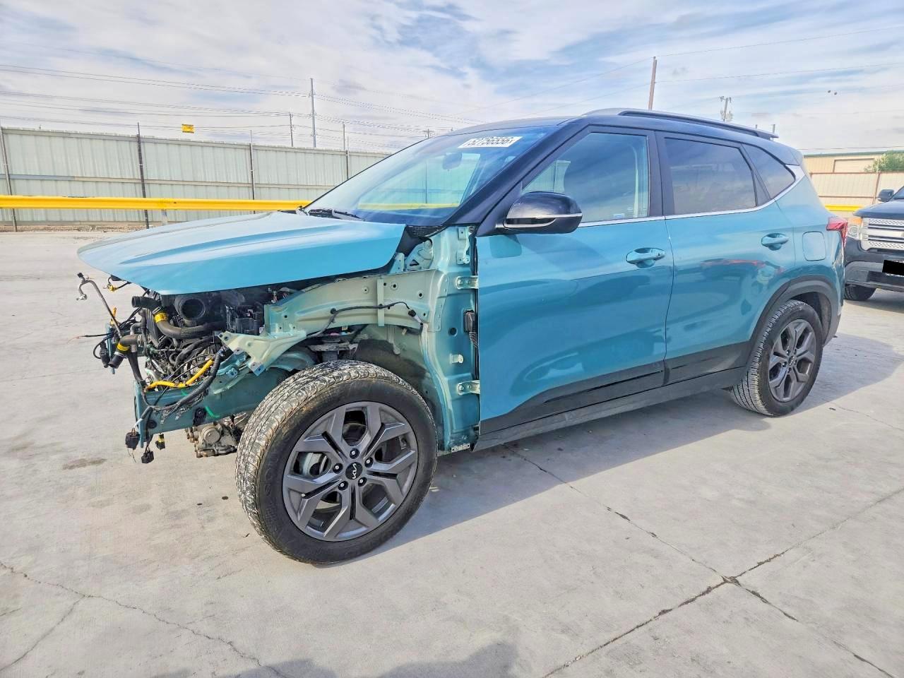Salvage Kia Seltos Image