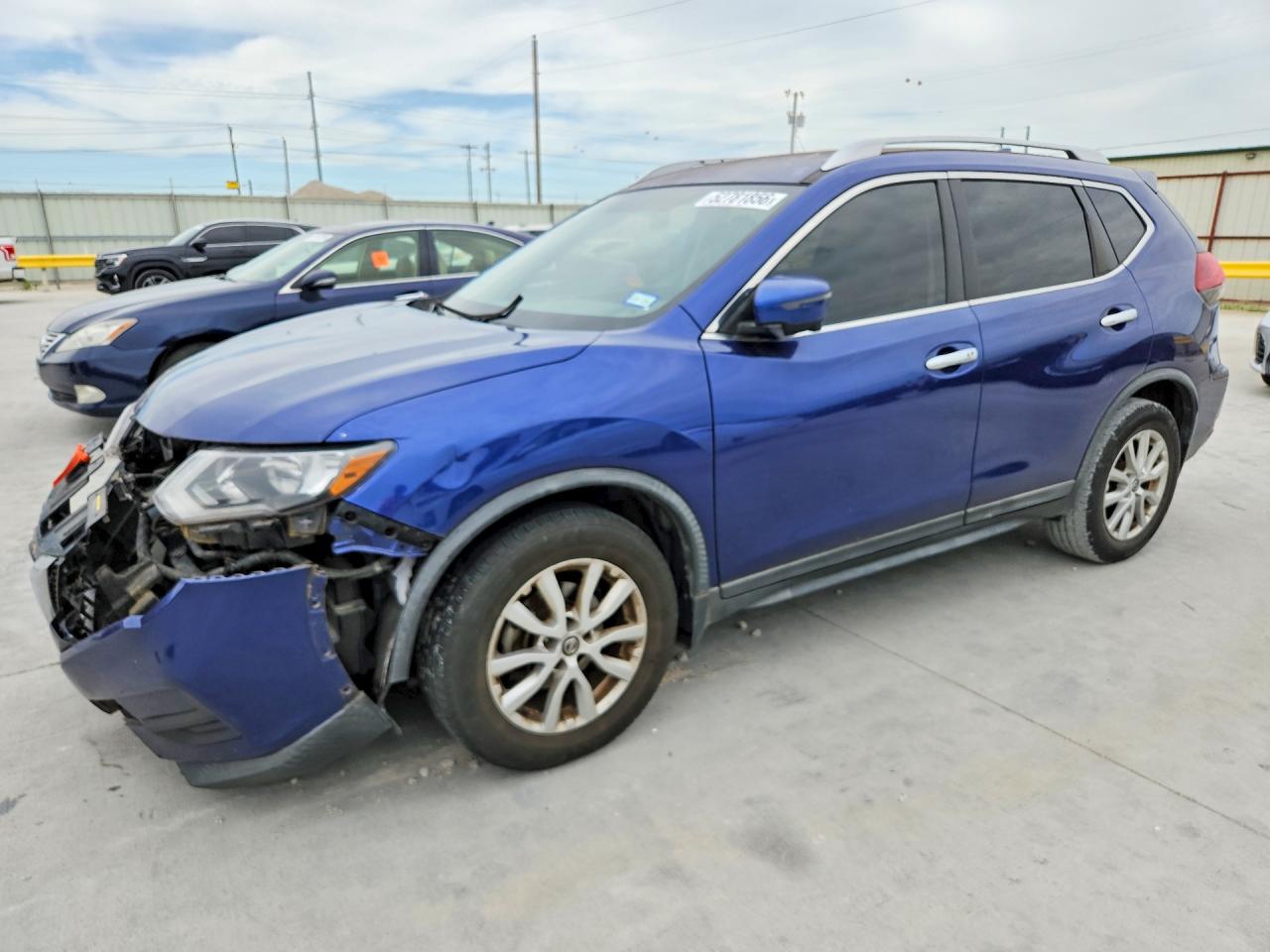 Salvage Nissan Rogue Image
