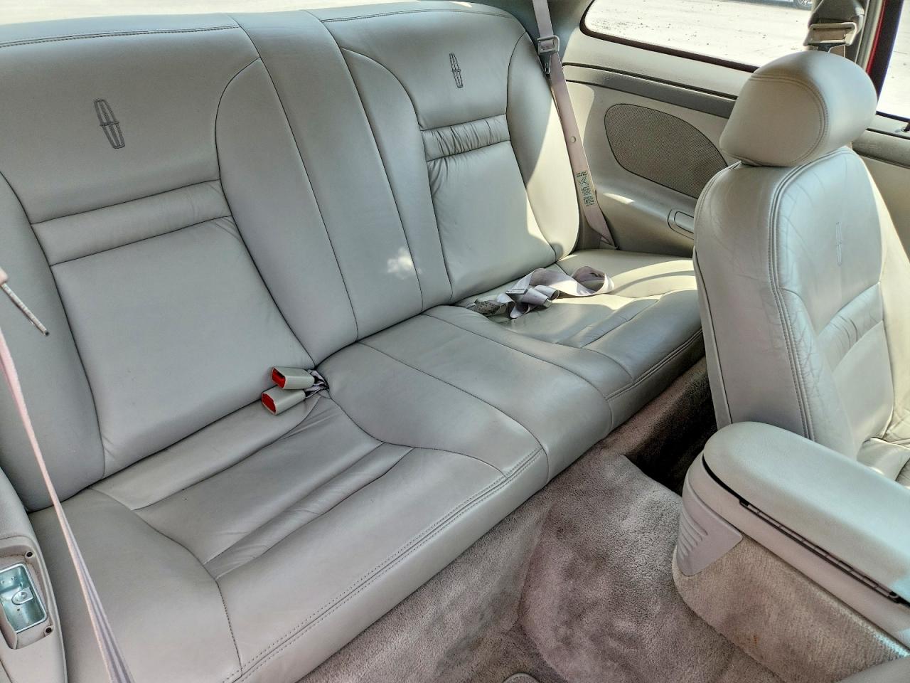 Lincoln Mark Serie Base