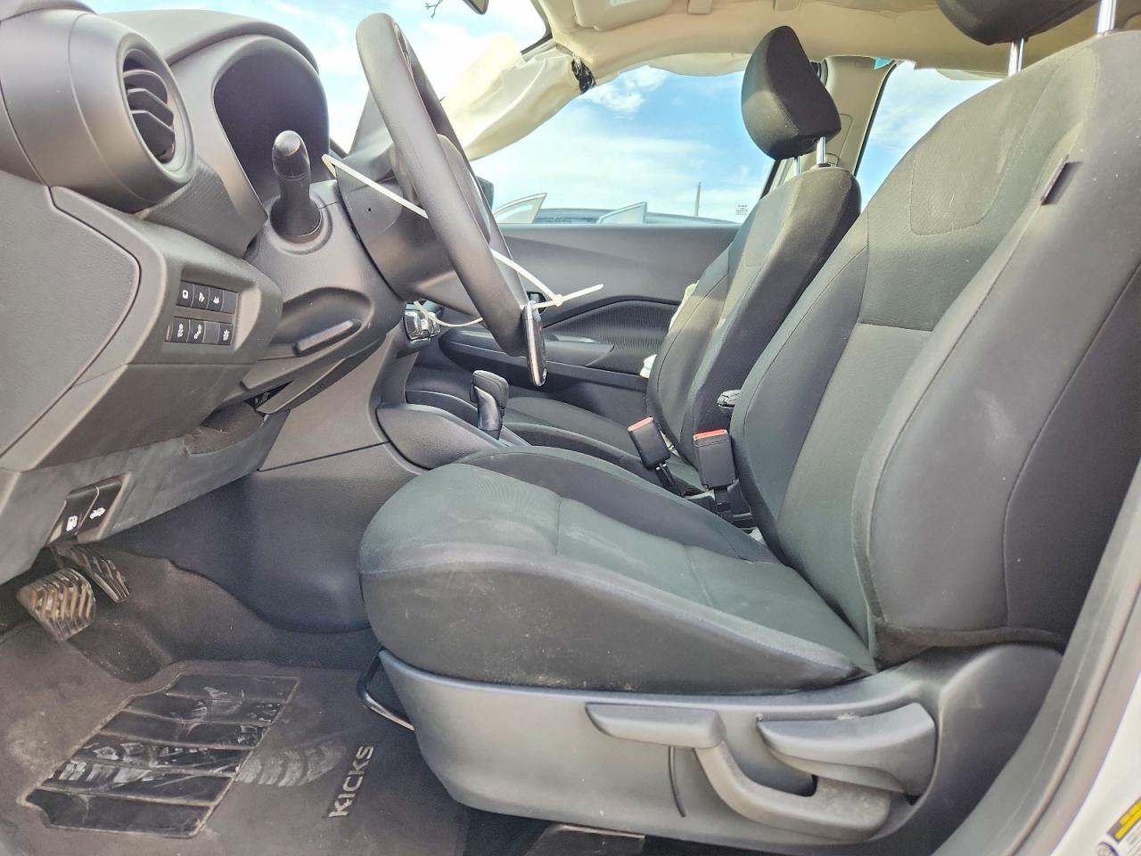 Nissan Kicks S