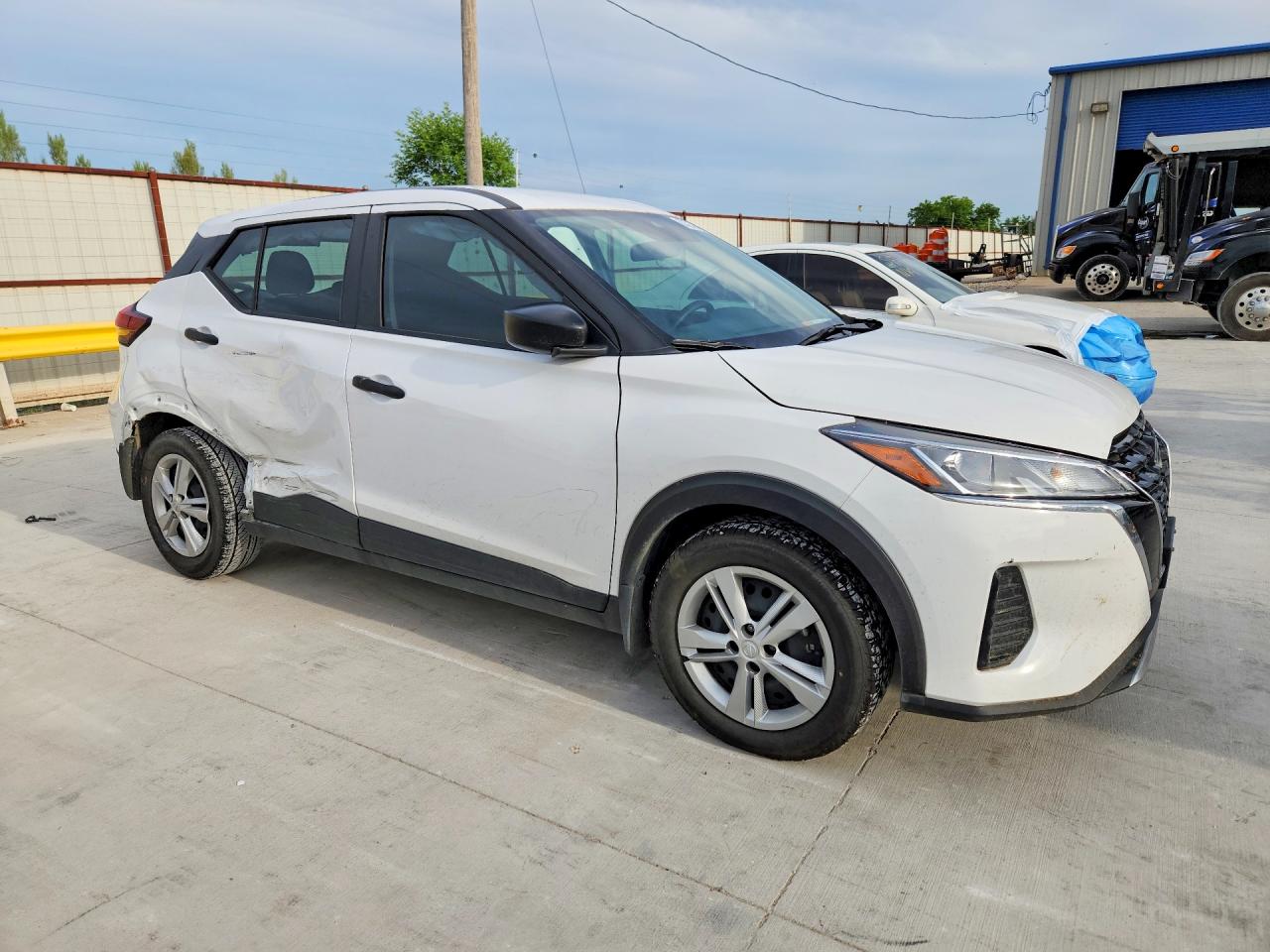 Nissan Kicks S