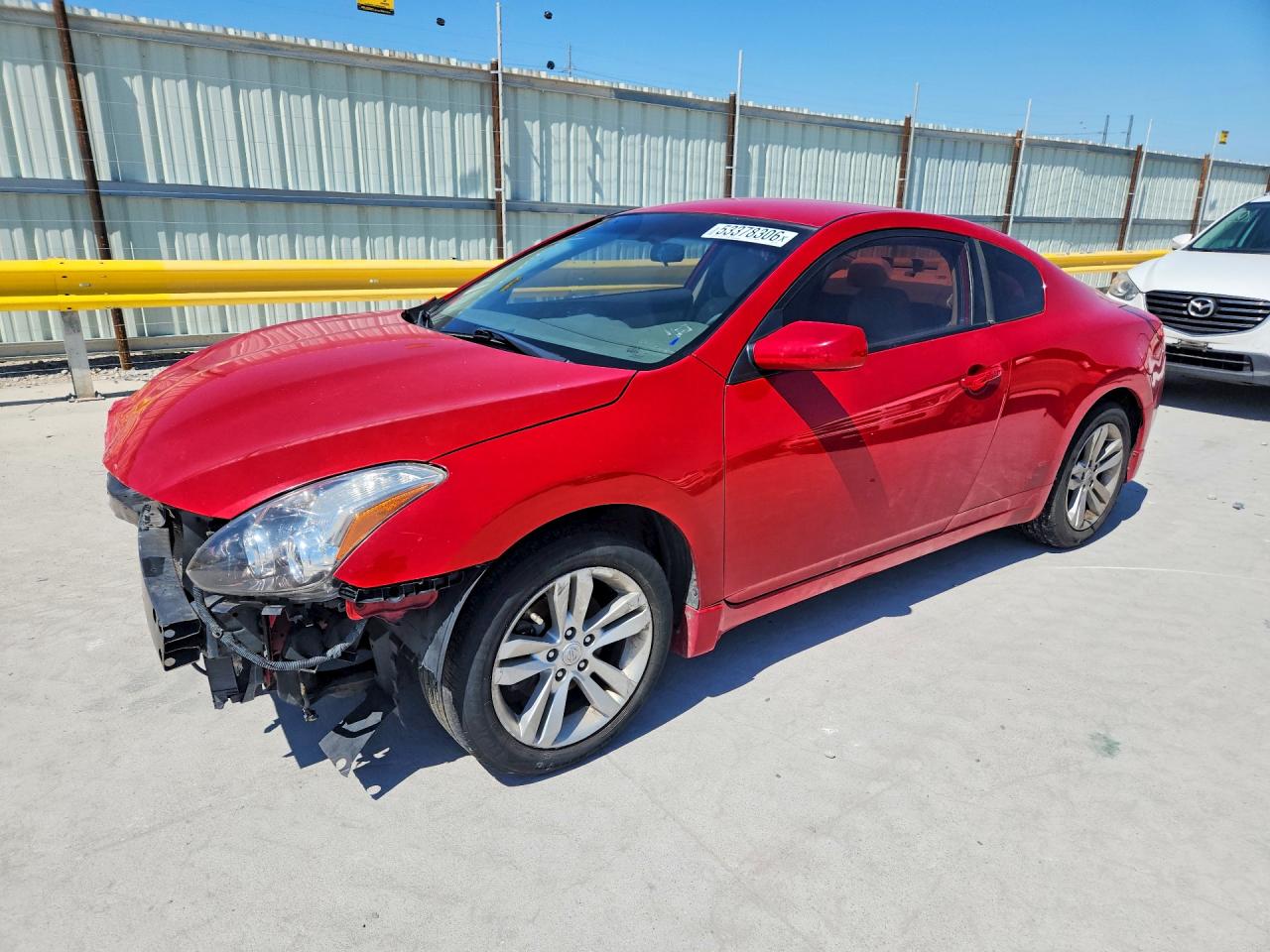 Salvage Nissan Altima Image