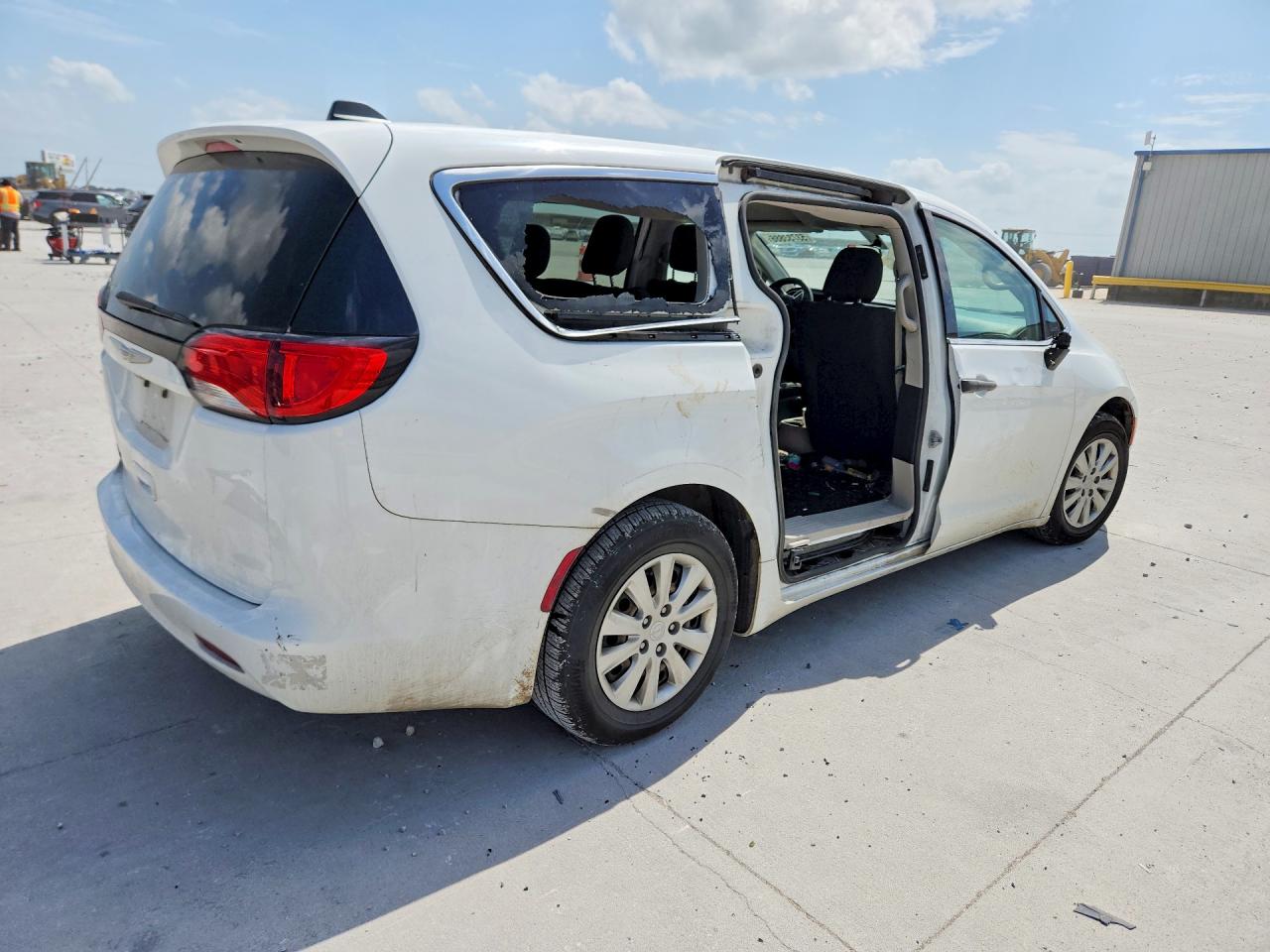 Chrysler Minivan L