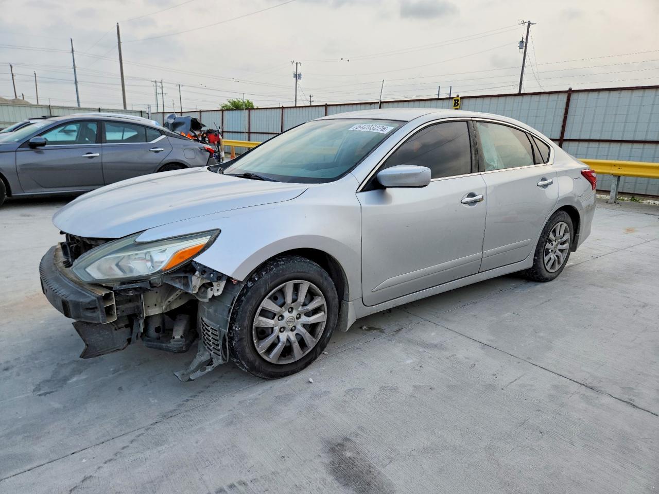 Salvage Nissan Altima Image