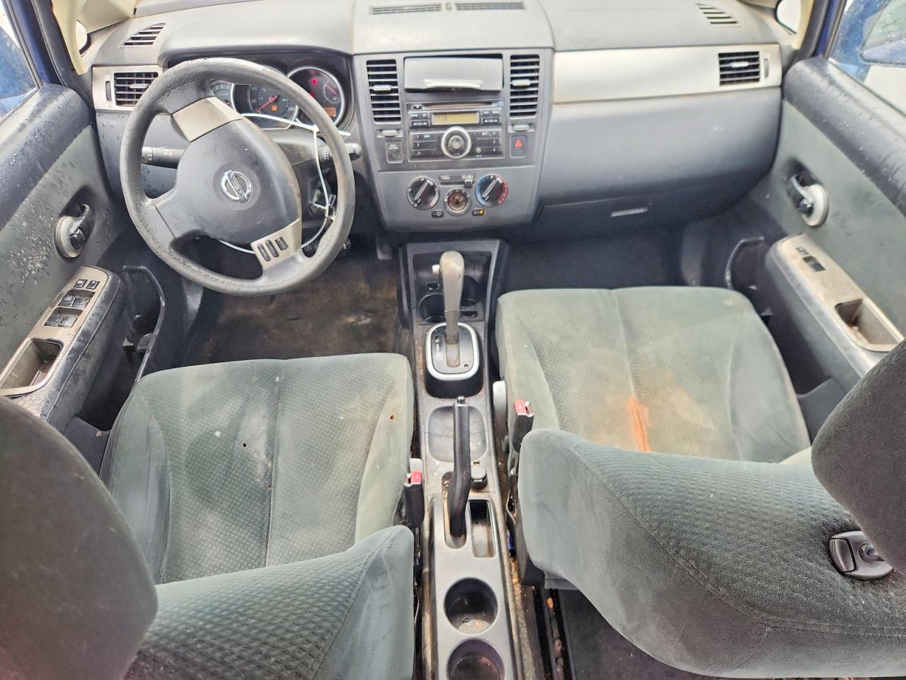Nissan Versa 1.8 S