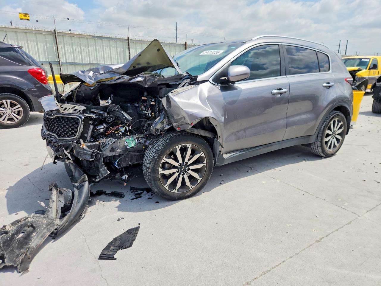 Salvage Kia Sportage Image