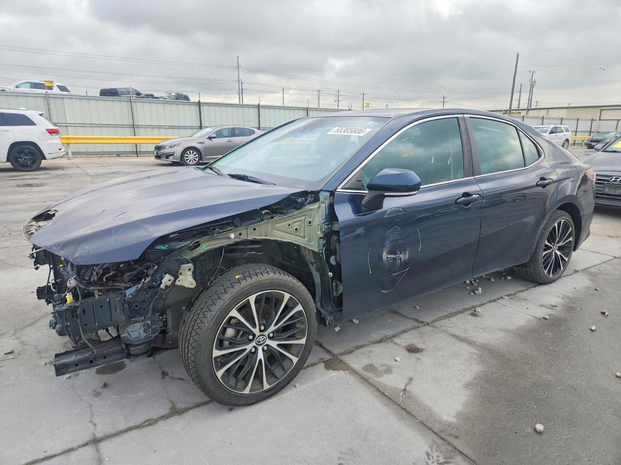 Salvage Toyota Camry Image