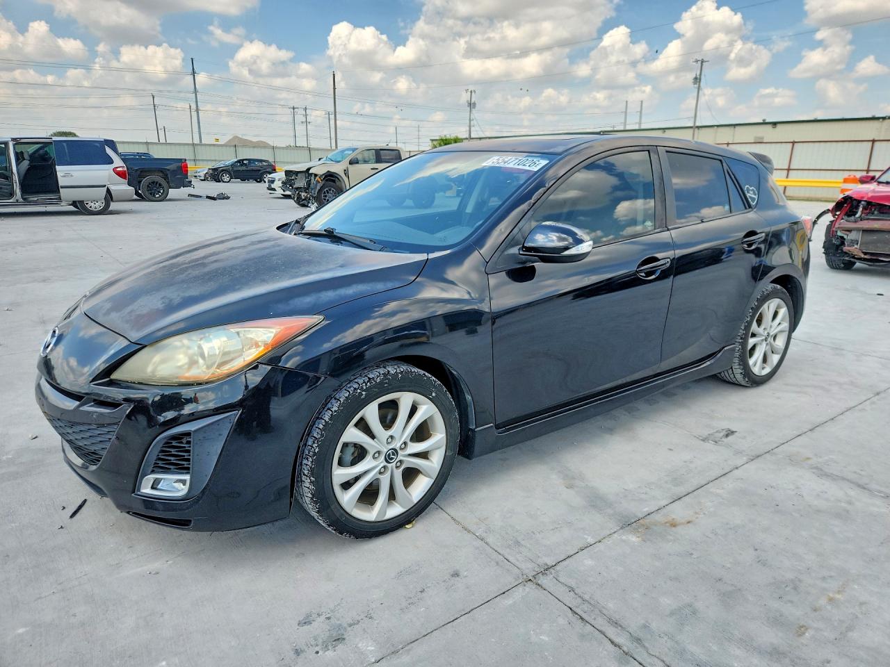 Salvage Mazda Mazda3 Image