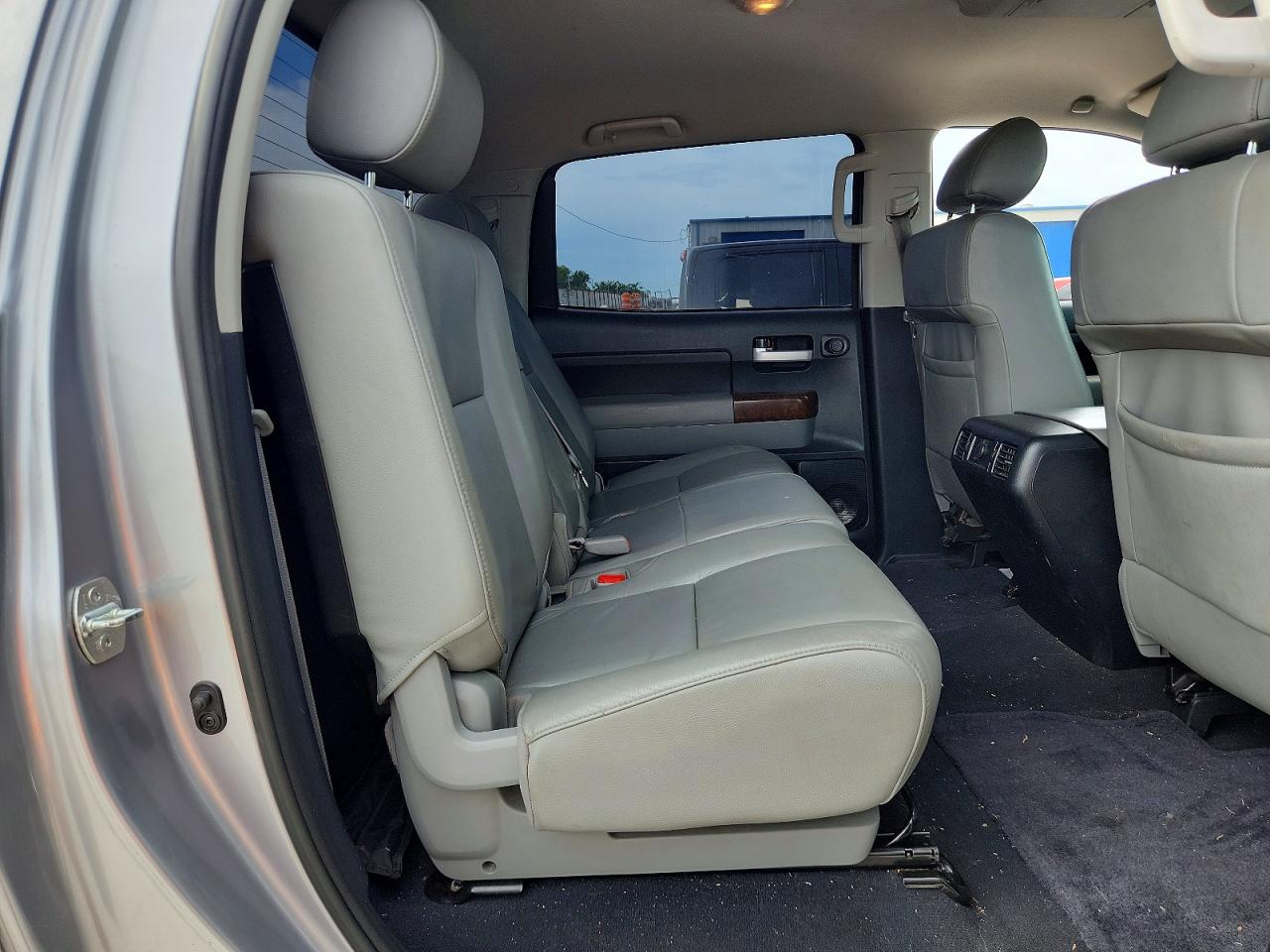 Toyota Tundra Crewmax Limited