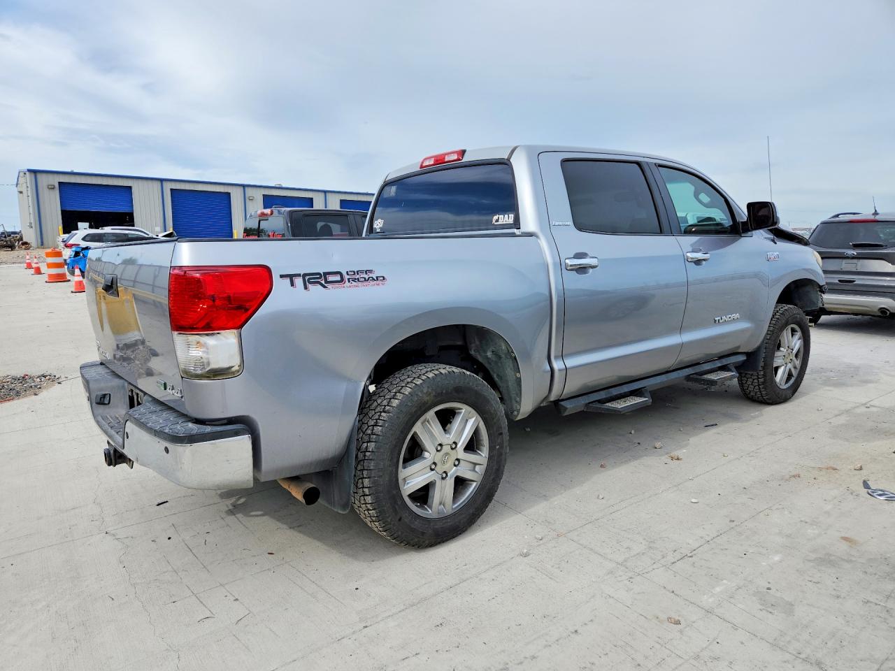 Toyota Tundra Crewmax Limited