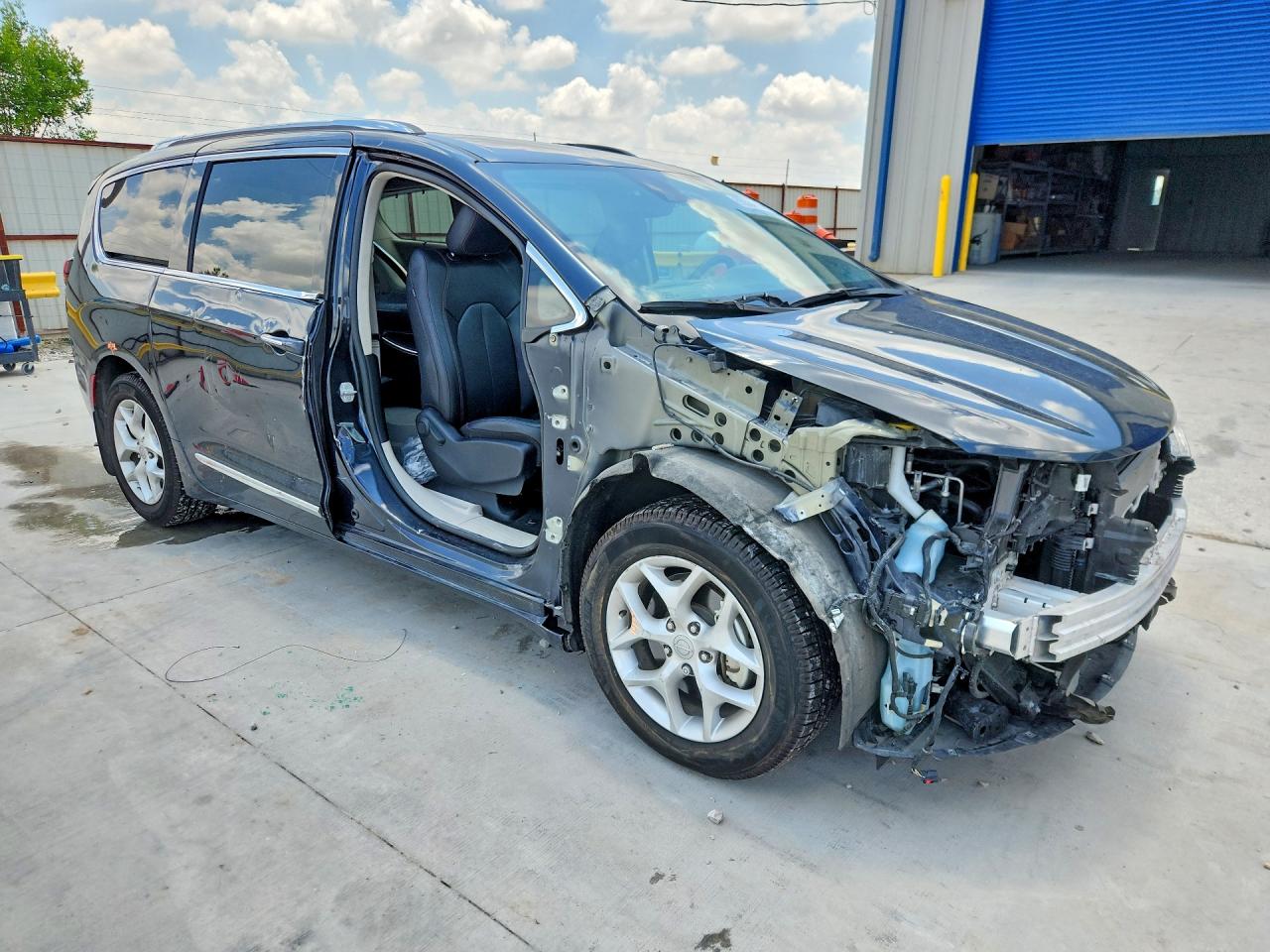 Chrysler Pacifica Touring L