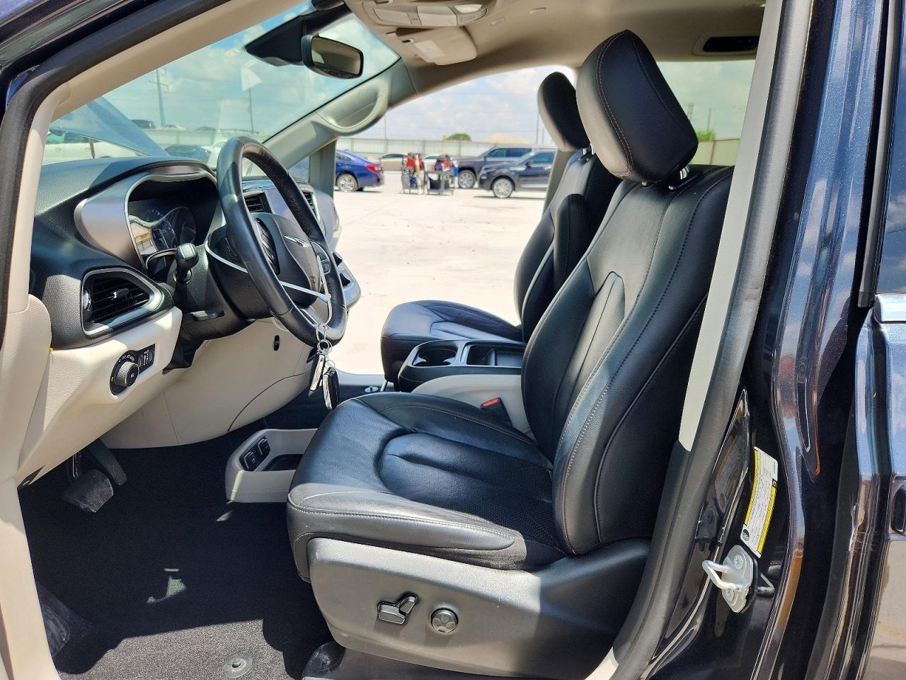 Chrysler Pacifica Touring L