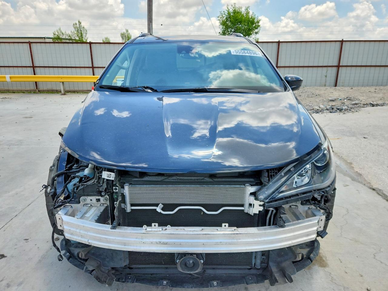 Chrysler Pacifica Touring L