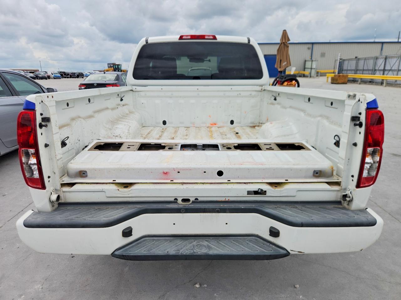 Nissan Frontier S