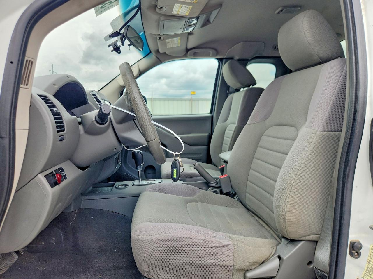 Nissan Frontier S
