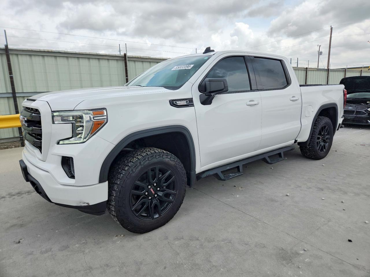 Salvage GMC Sierra Image
