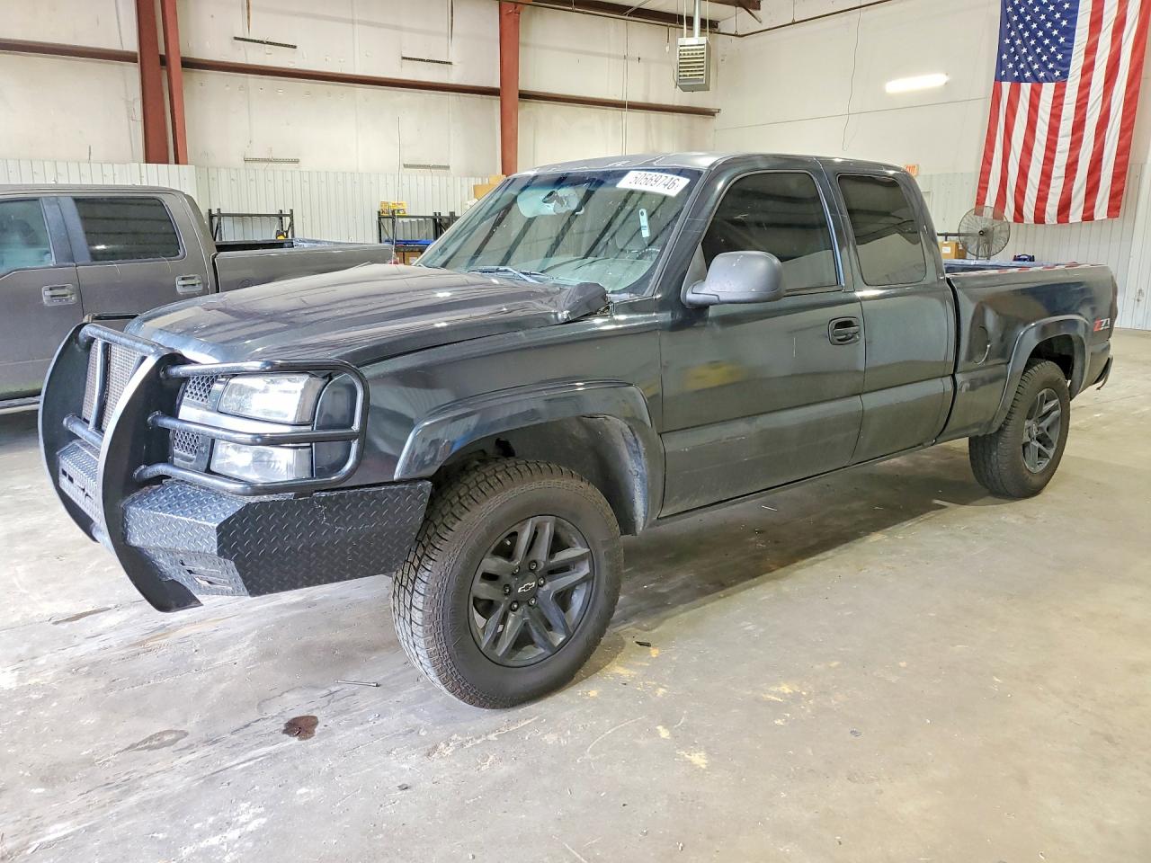 Salvage Chevrolet Silverado Image