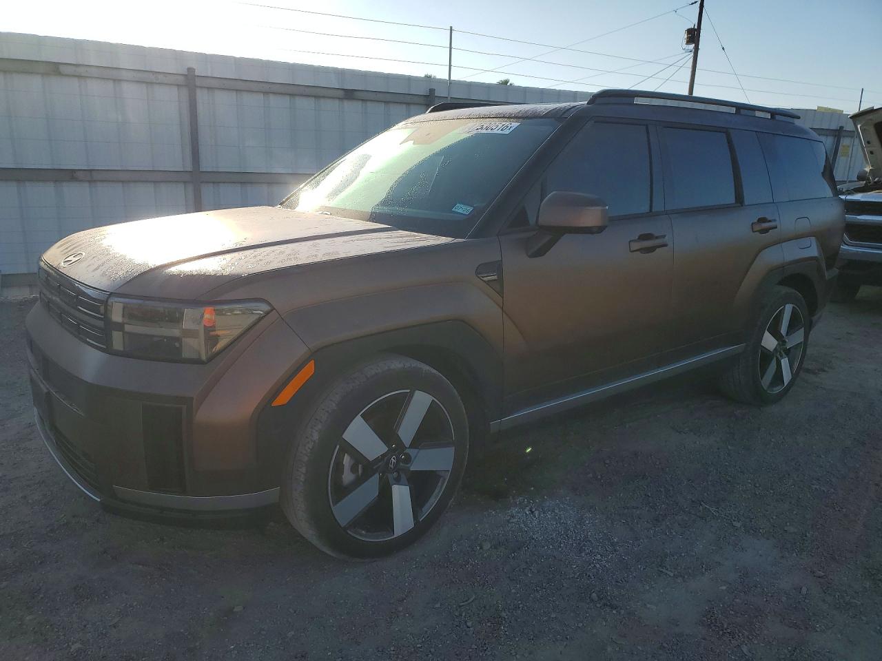 Salvage Hyundai SANTA FE Image