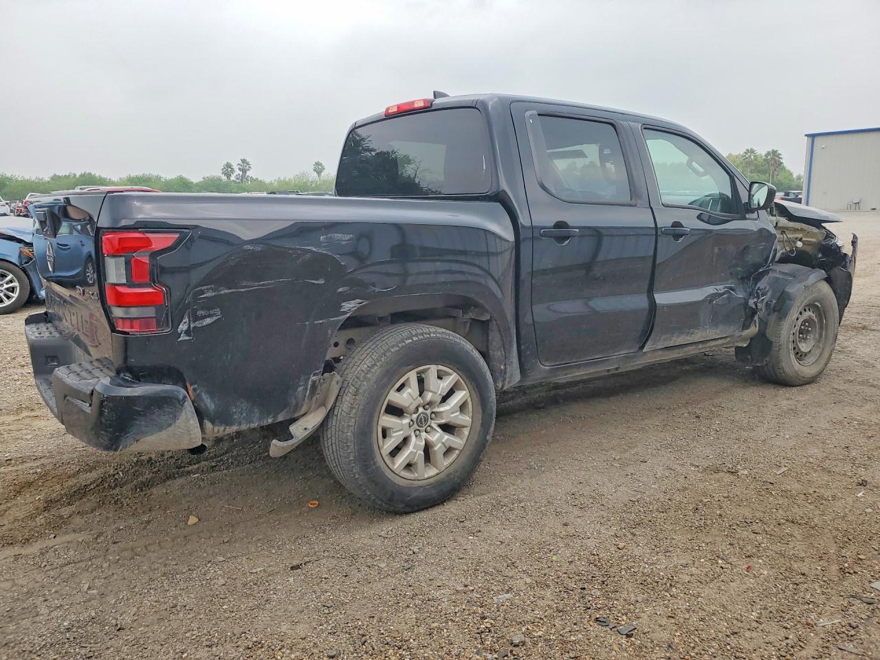 Nissan Frontier Sv