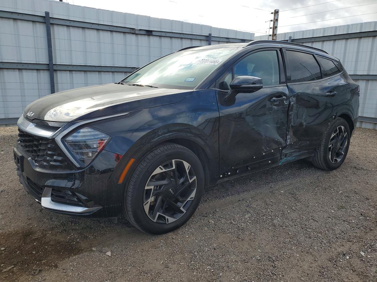 Salvage Kia Sportage Image