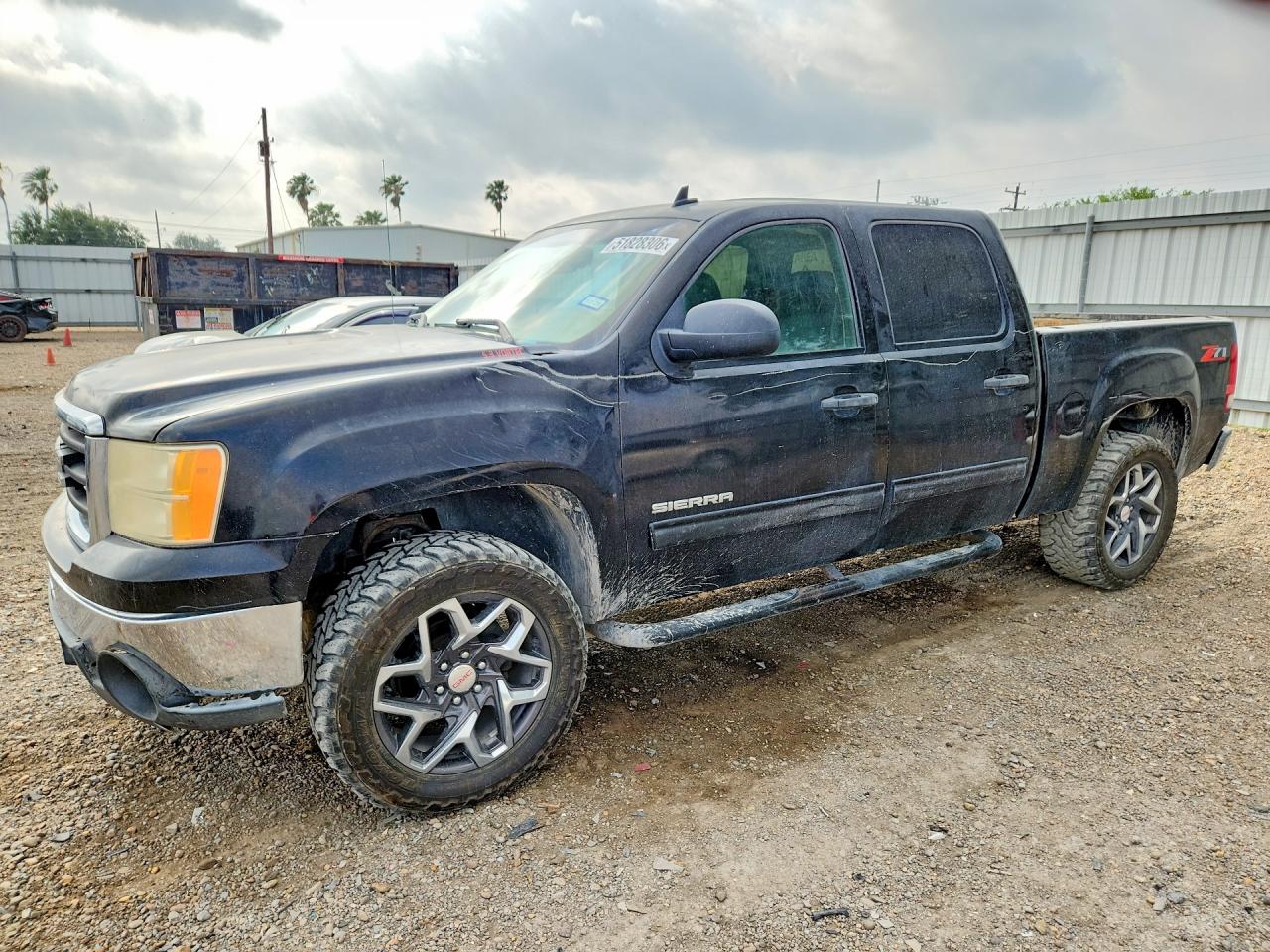 Salvage GMC Sierra Image