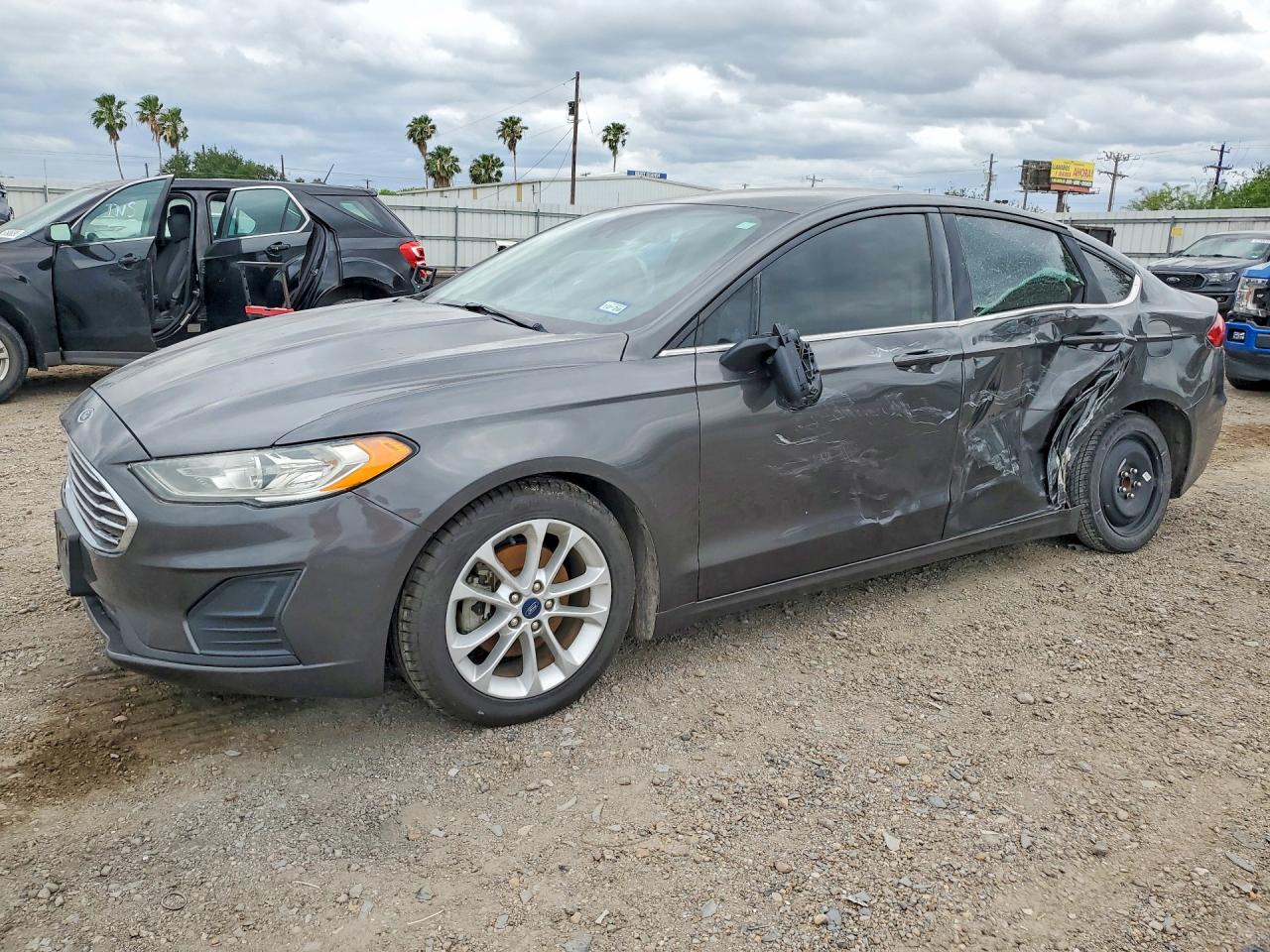Salvage Ford Fusion Image