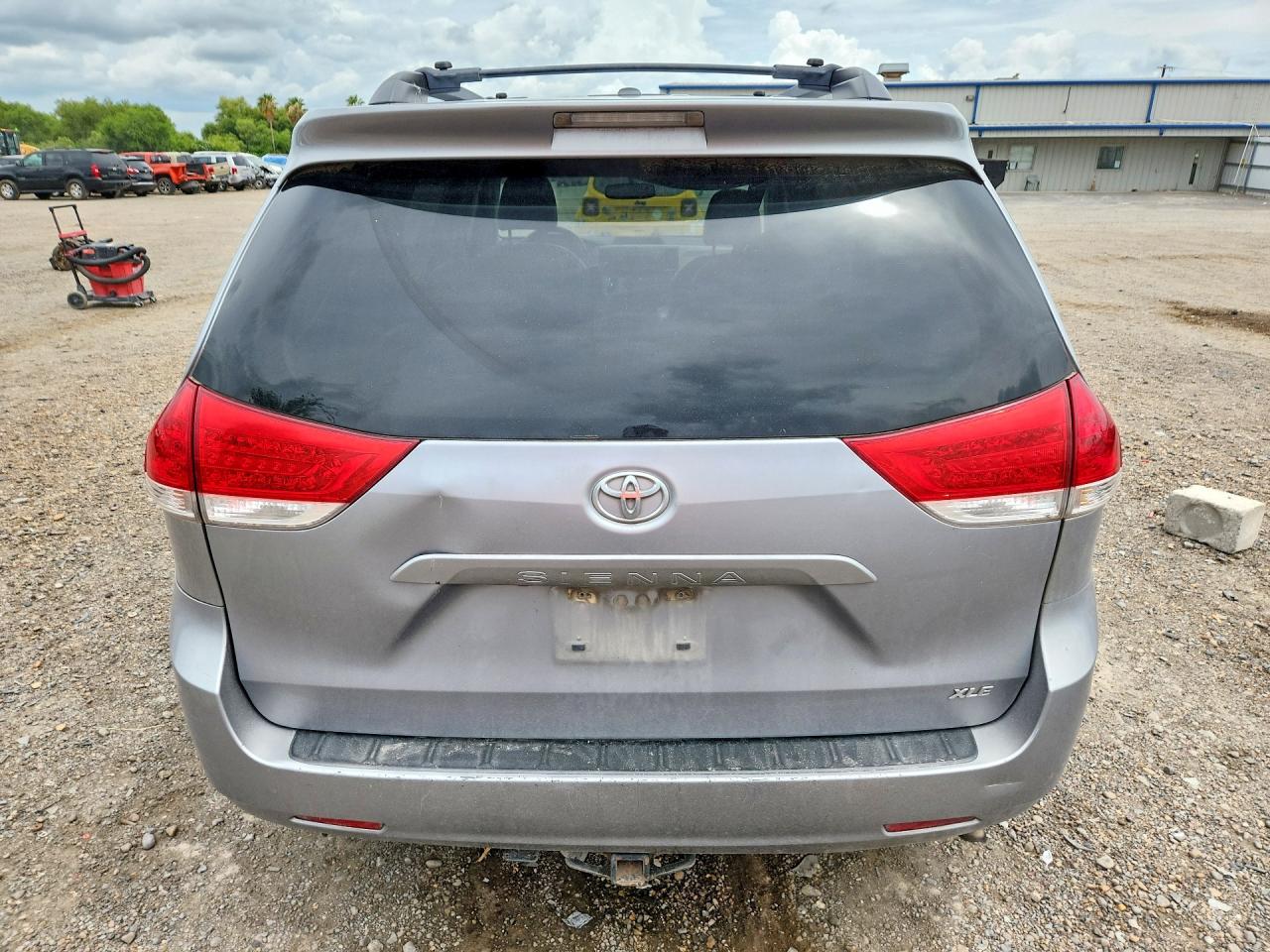 Toyota Sienna Xle 8-passenger
