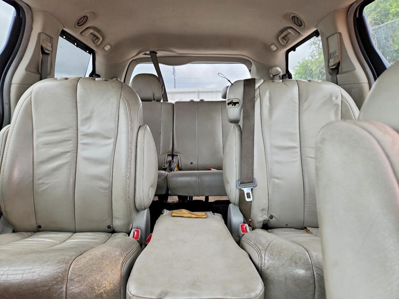 Toyota Sienna Xle 8-passenger