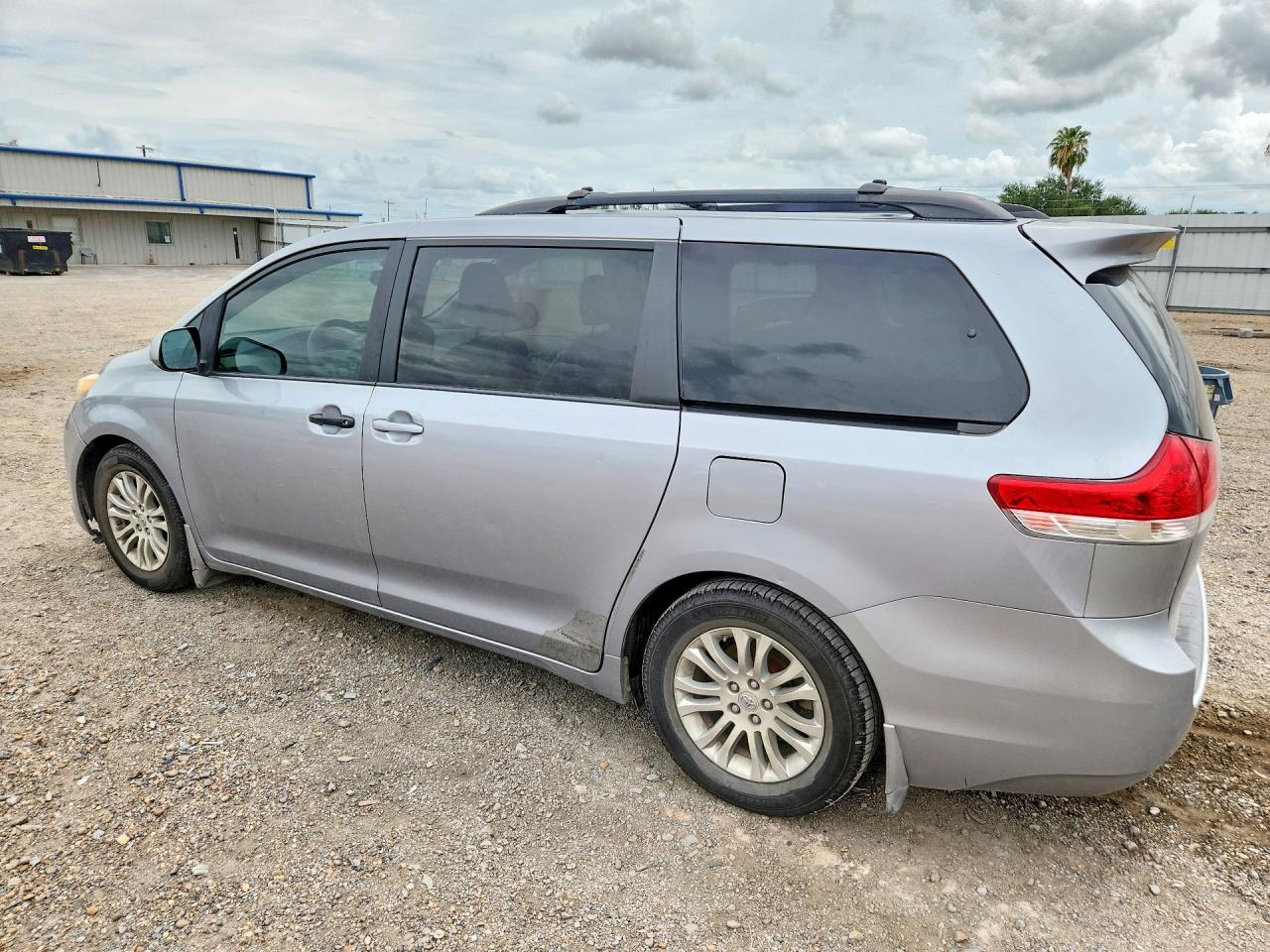 Toyota Sienna Xle 8-passenger