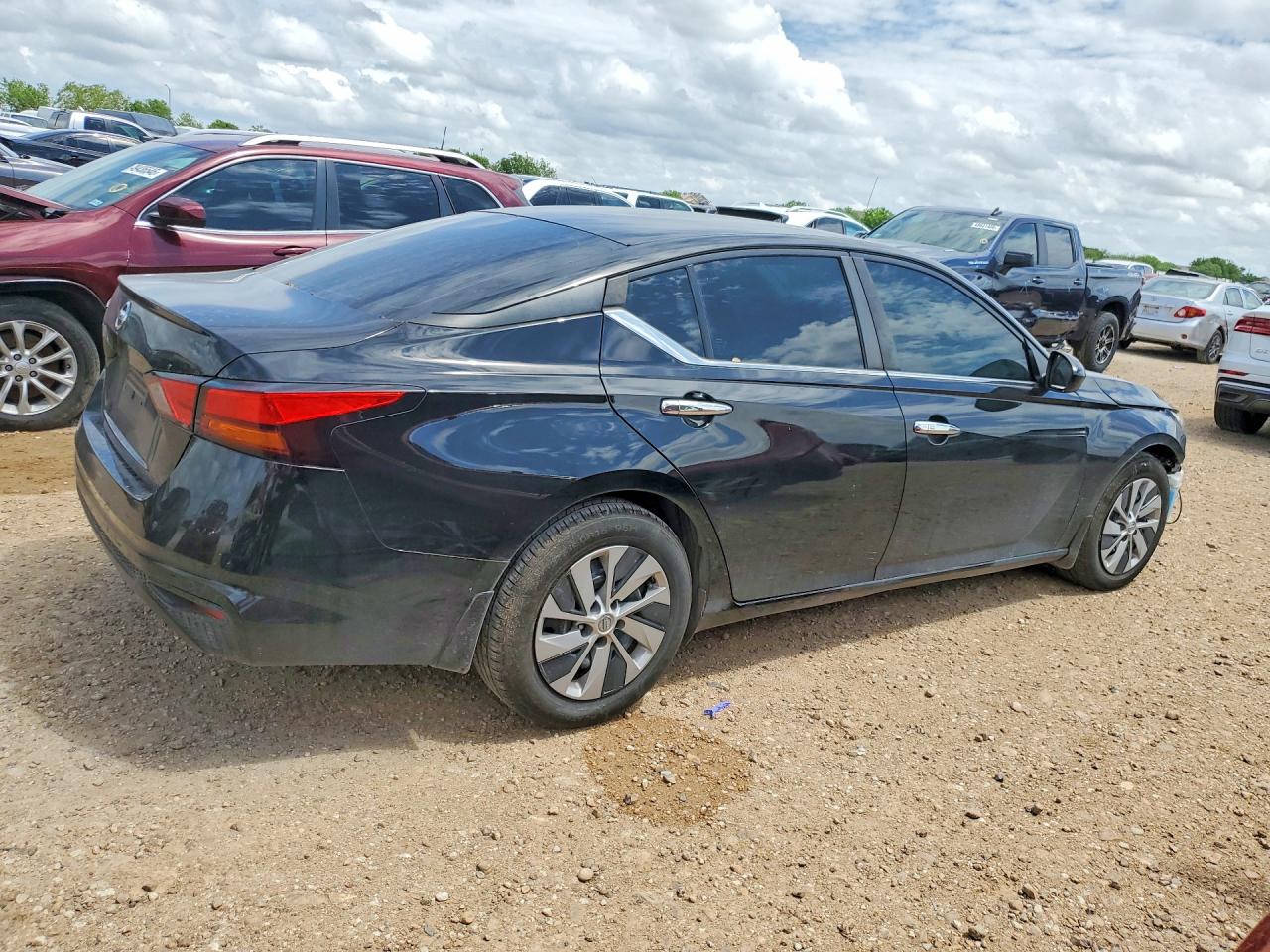 Nissan Altima S