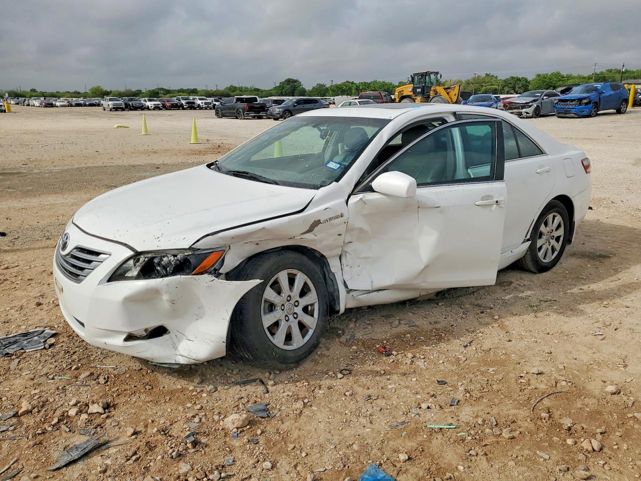 Salvage Toyota Camry Image