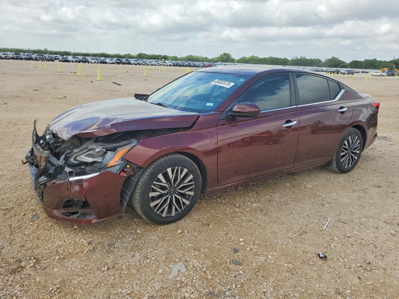 Salvage Nissan Altima Image