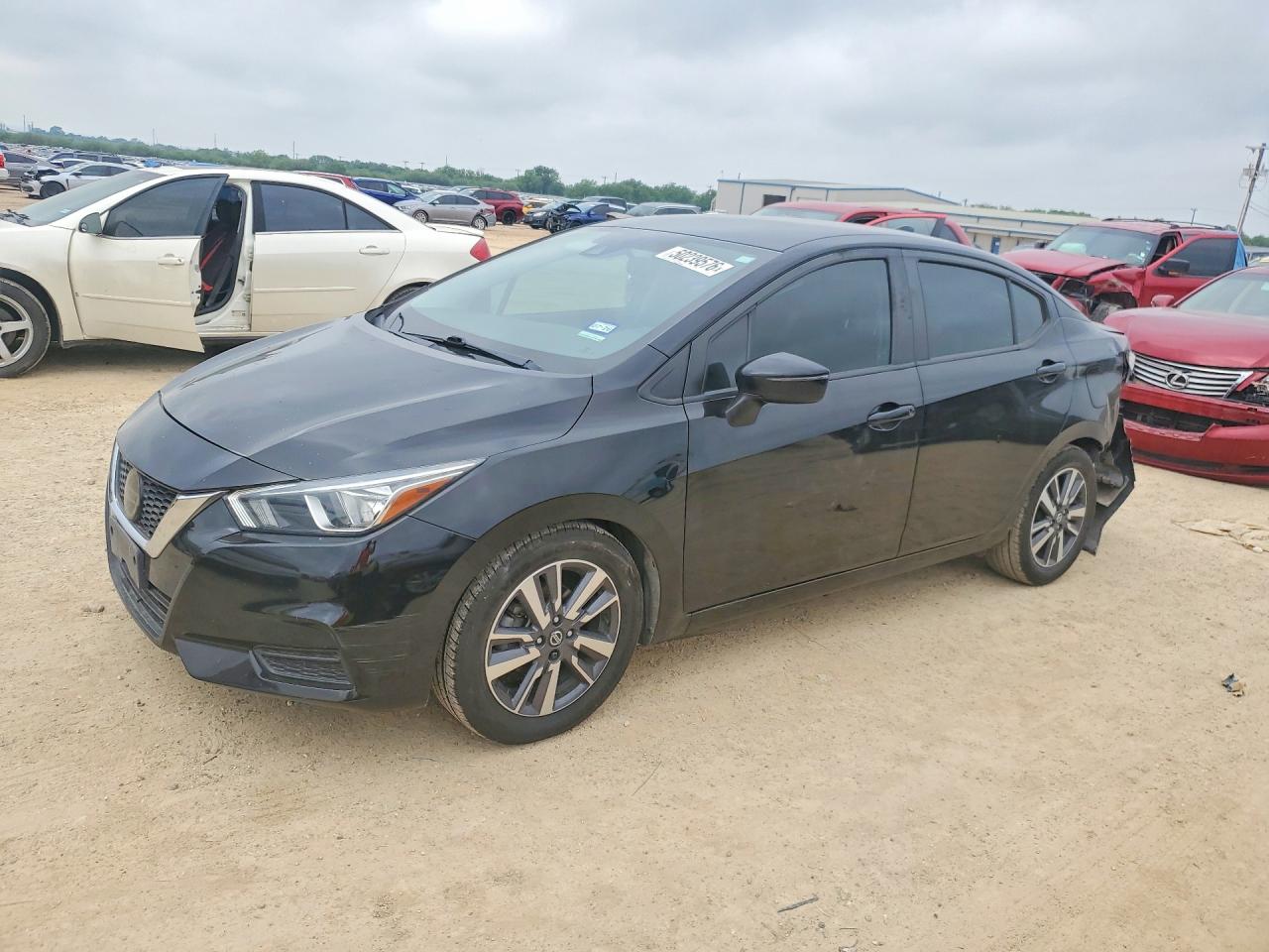 Salvage Nissan Versa Image