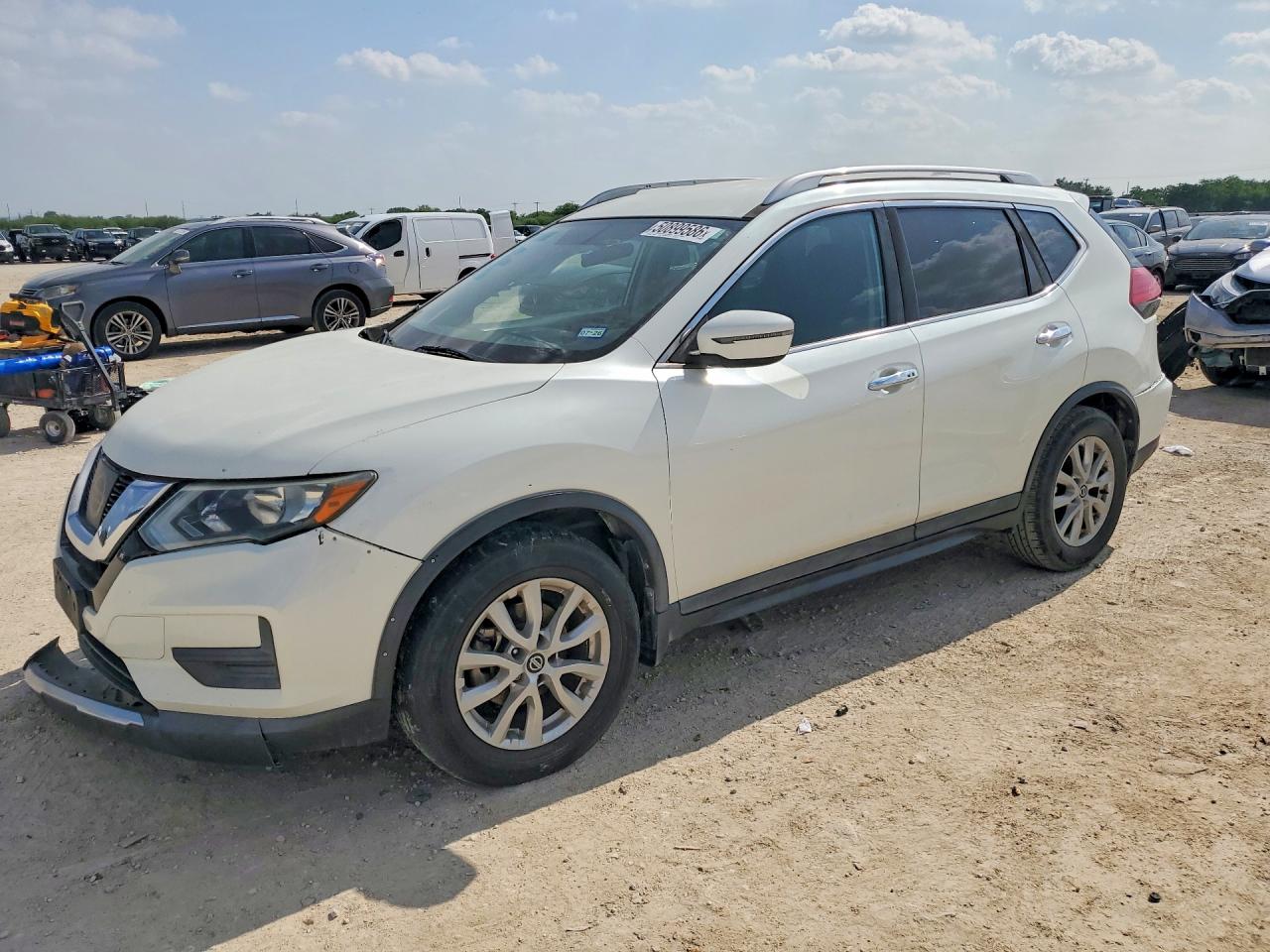 Salvage Nissan Rogue Image