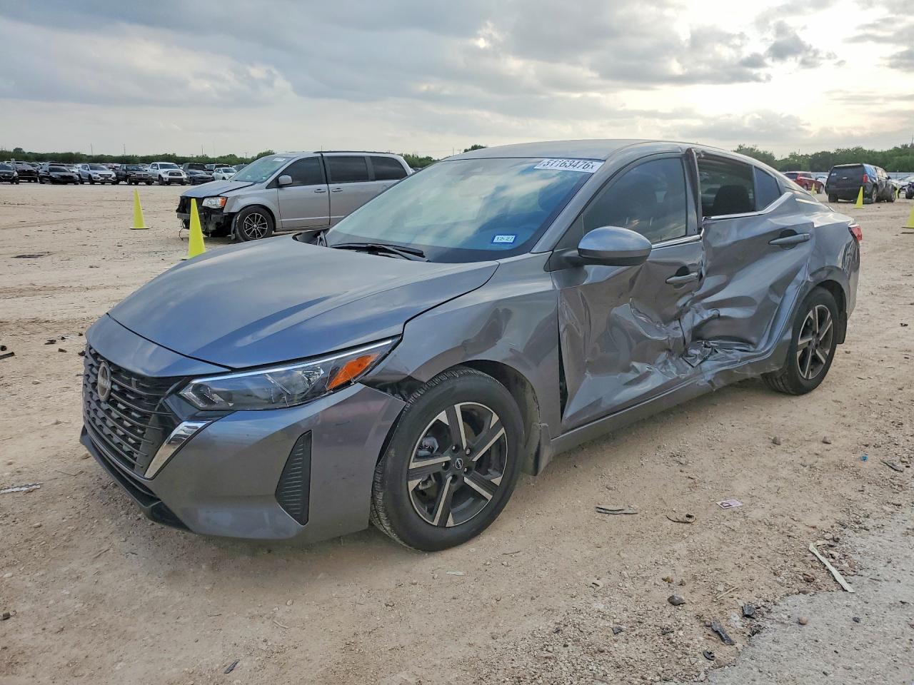 Salvage Nissan Sentra Image