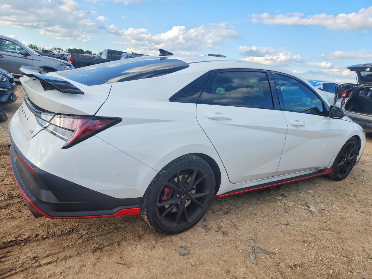 Hyundai ELANTRA Base