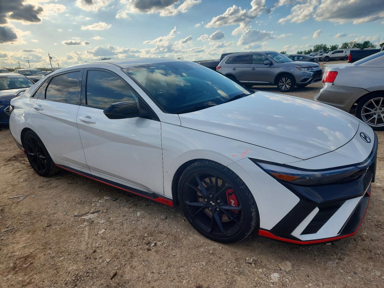 Hyundai ELANTRA Base