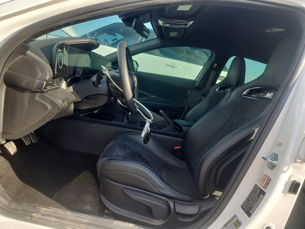 Hyundai ELANTRA Base