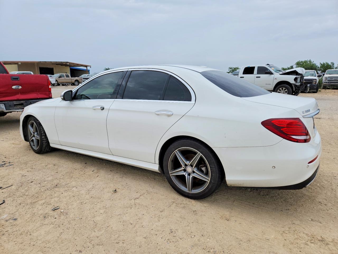 Mercedes-Benz E-Class 300