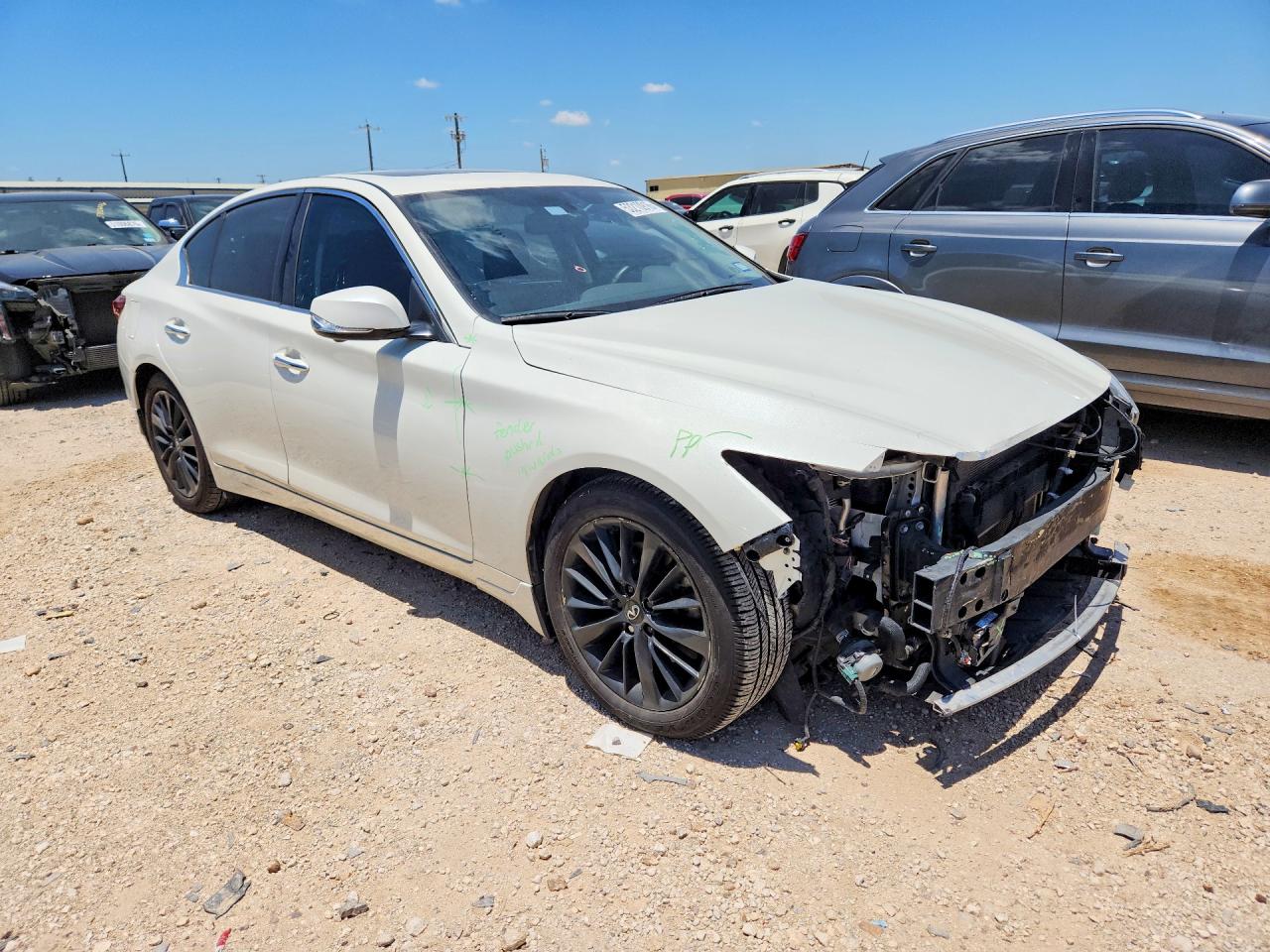 INFINITI Q50 Luxe
