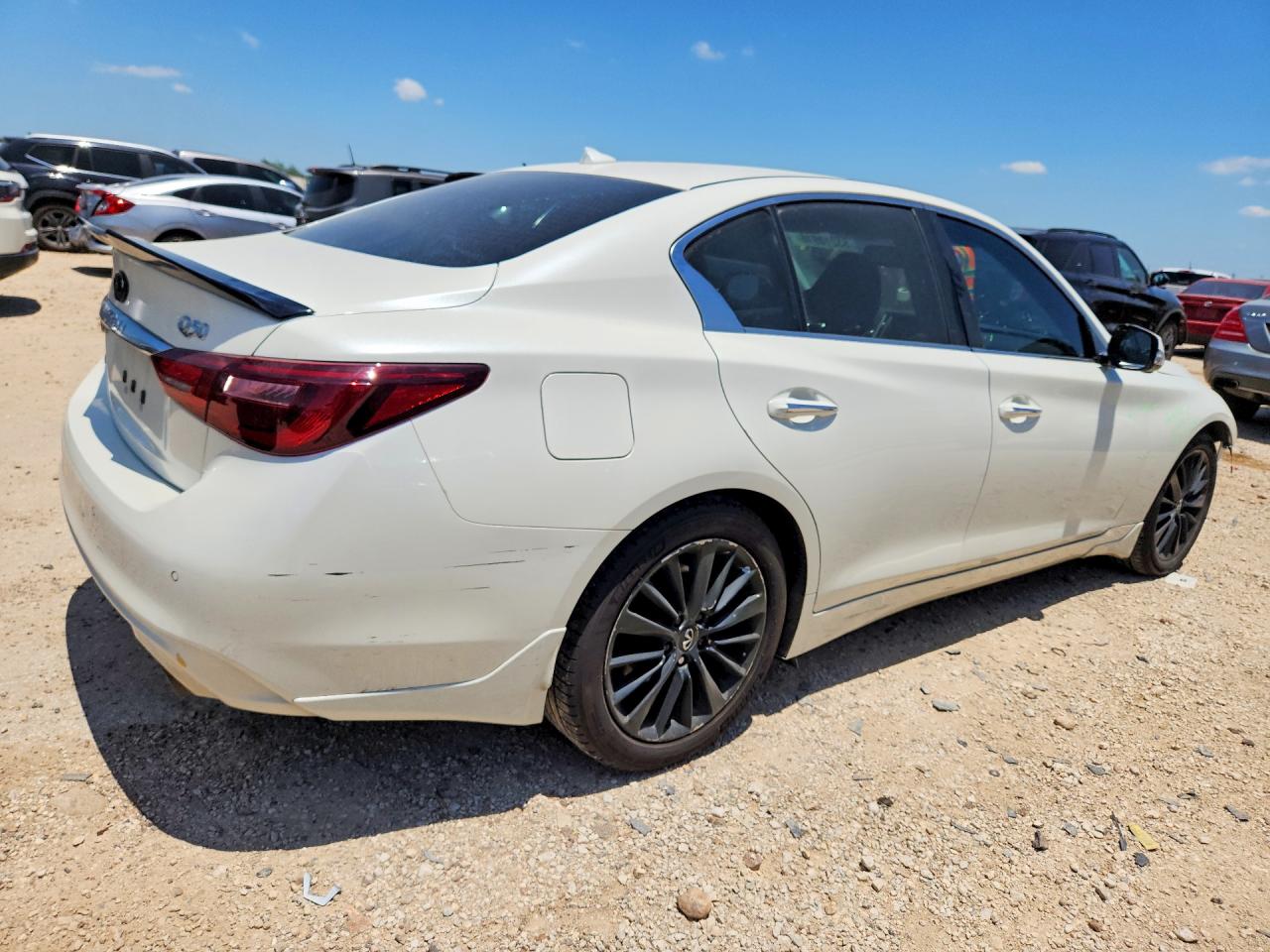 INFINITI Q50 Luxe