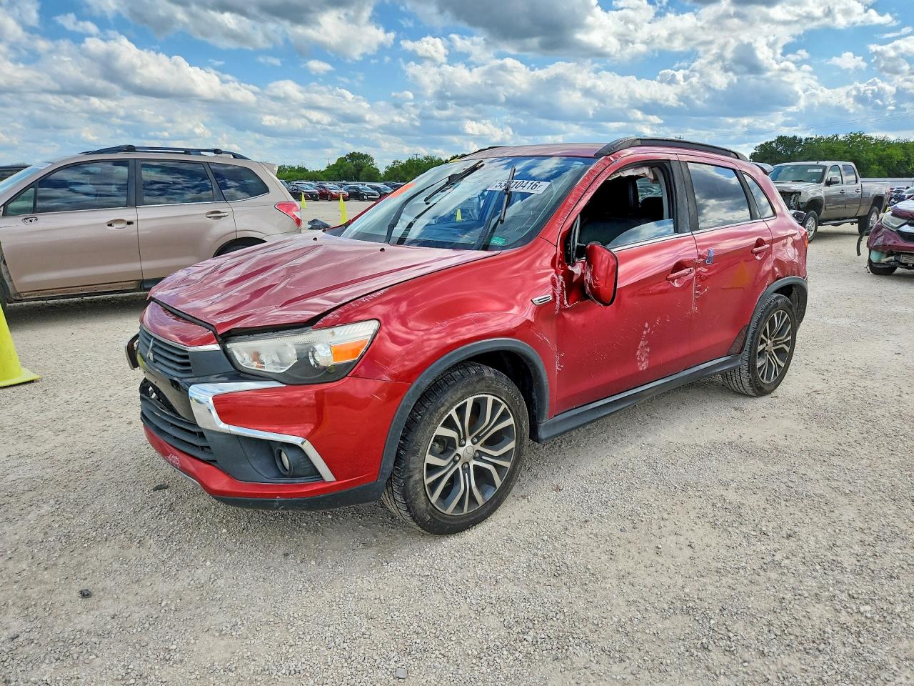Salvage Mitsubishi Outlander Image
