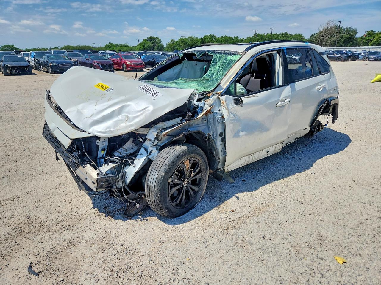 Salvage Toyota RAV4 Image