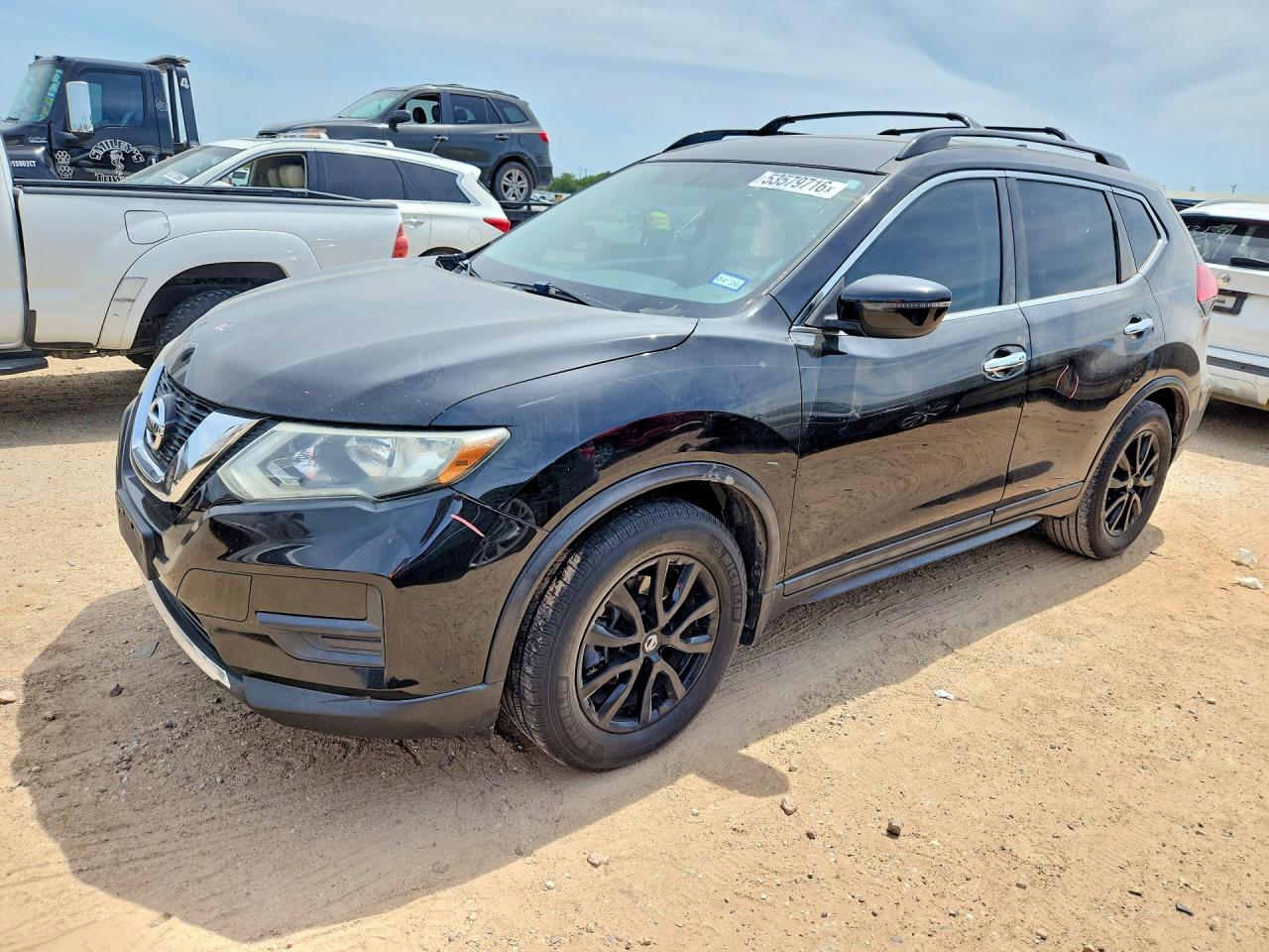 Salvage Nissan Rogue Image