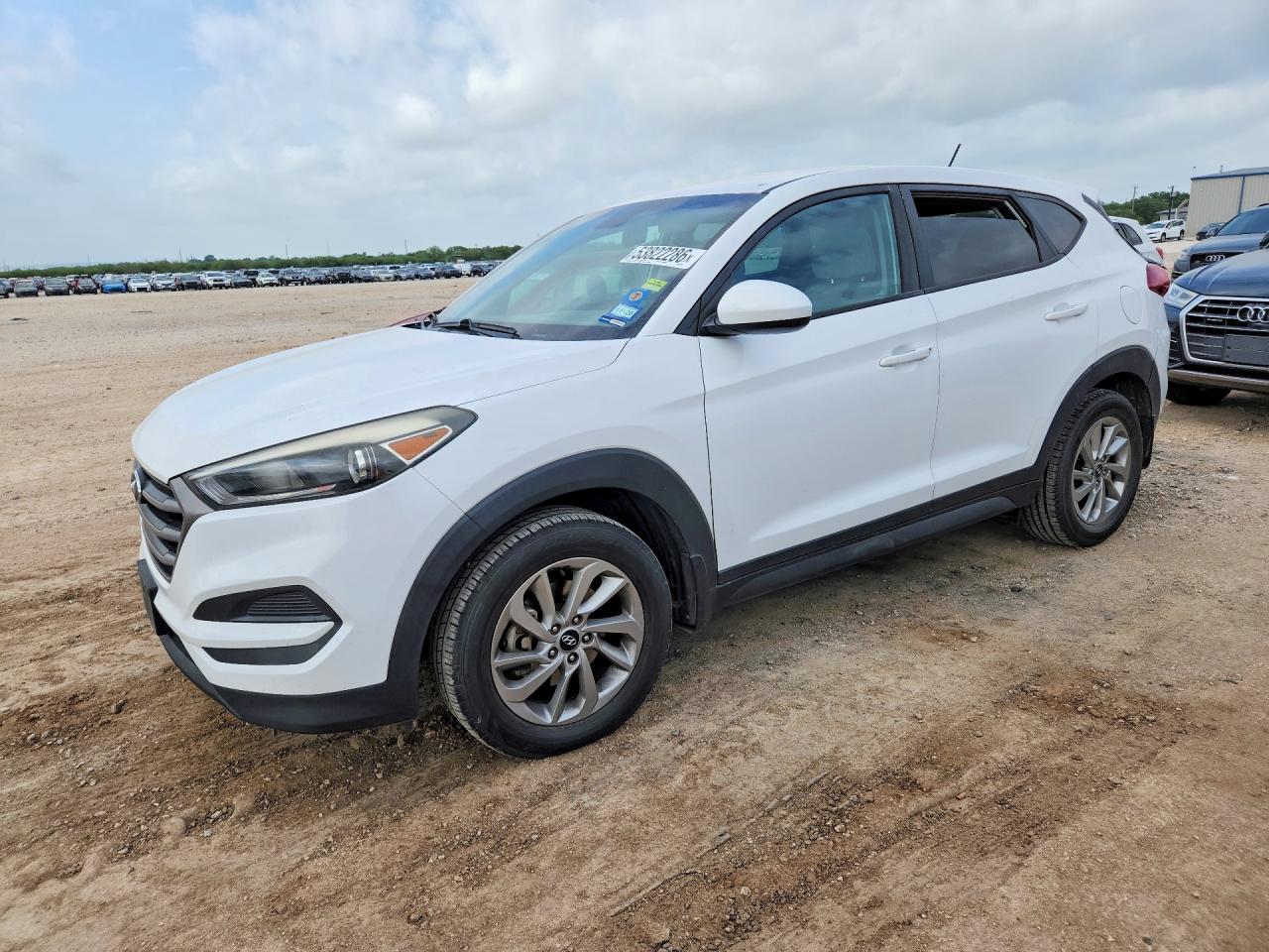 Salvage Hyundai TUCSON Image