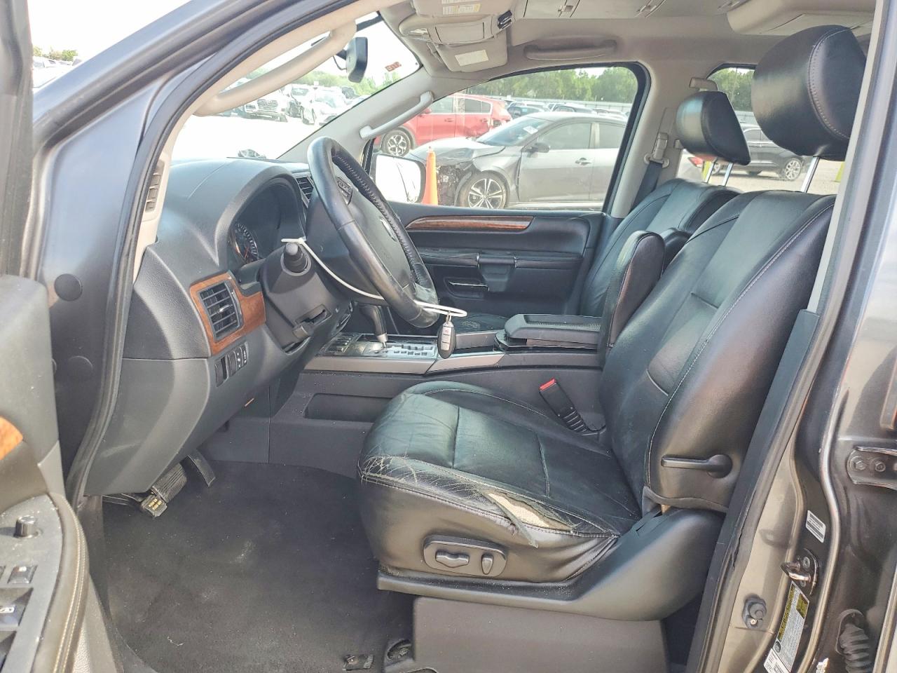 Nissan Armada Sv