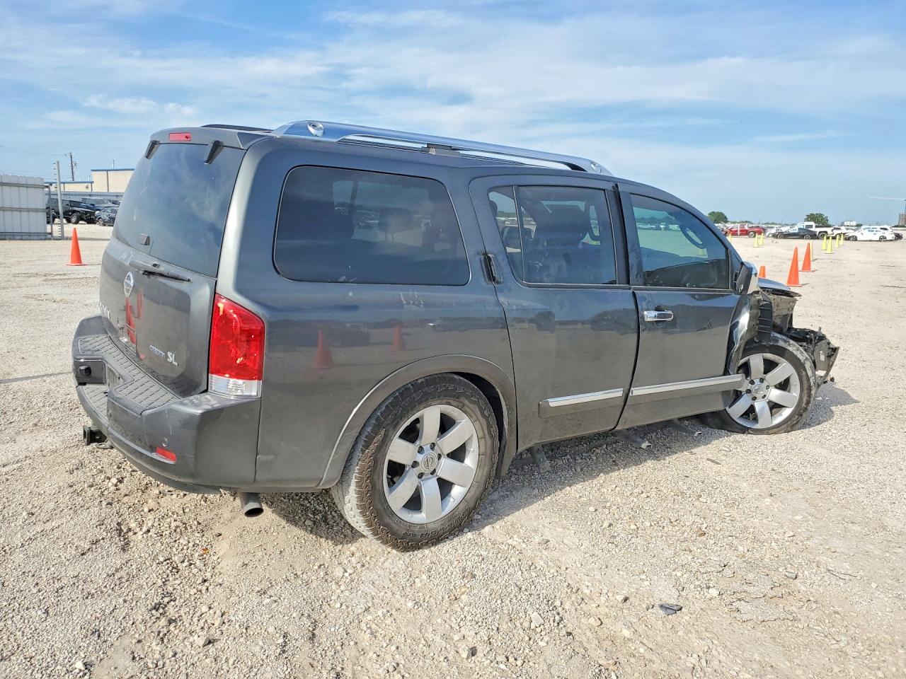 Nissan Armada Sv